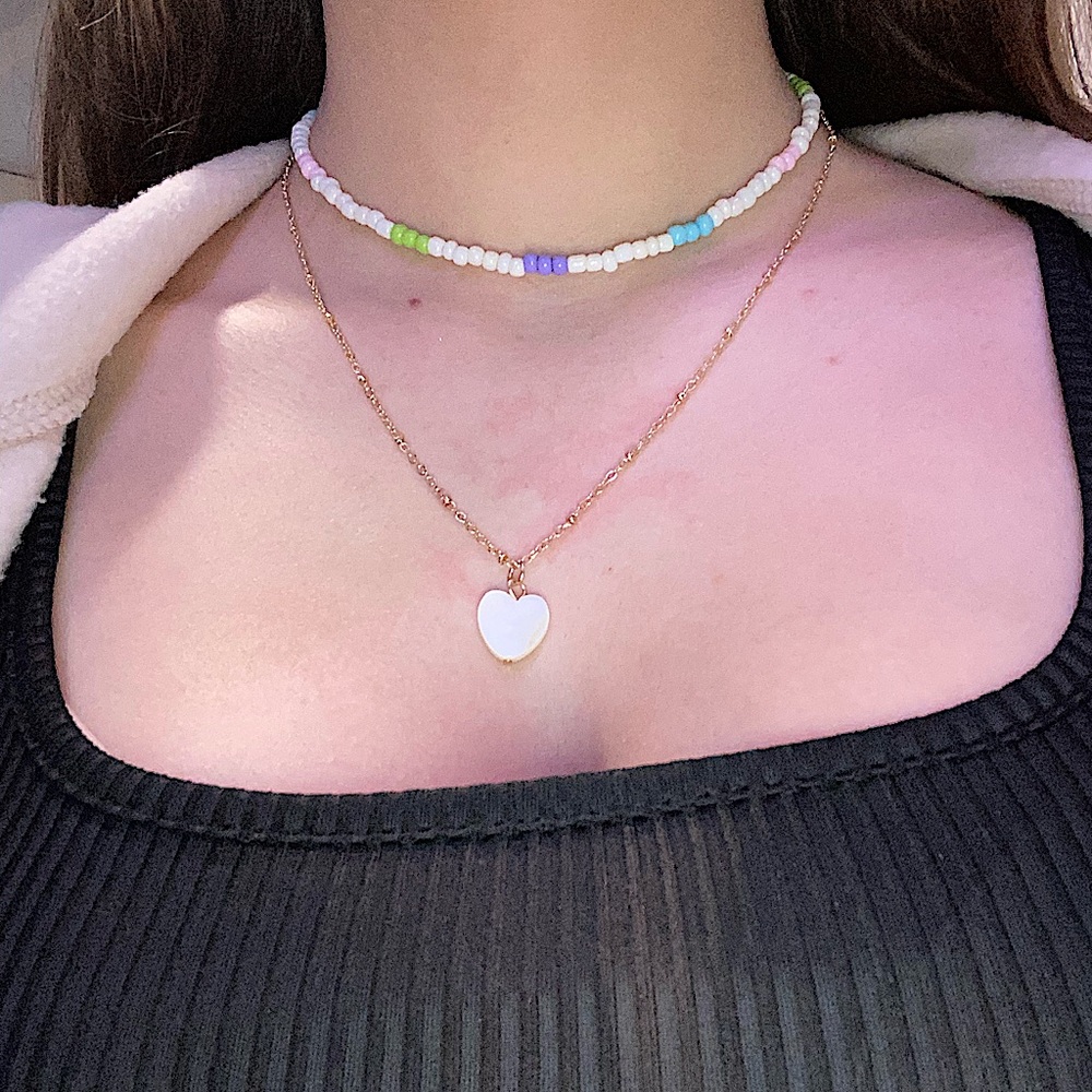Beaded necklace - Picture 1 of 9